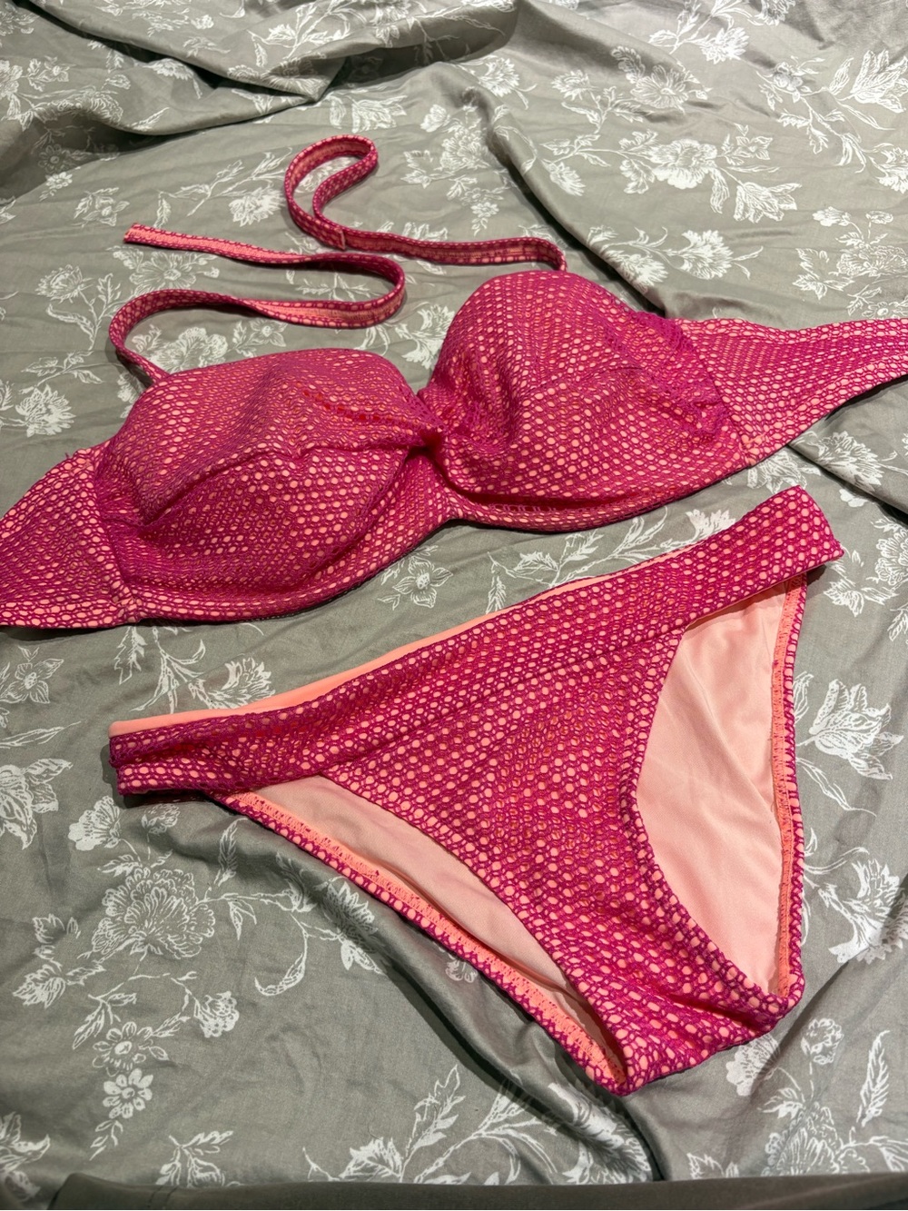 VS Victoria’s Secret hot pink coral bikini crochet small 36D